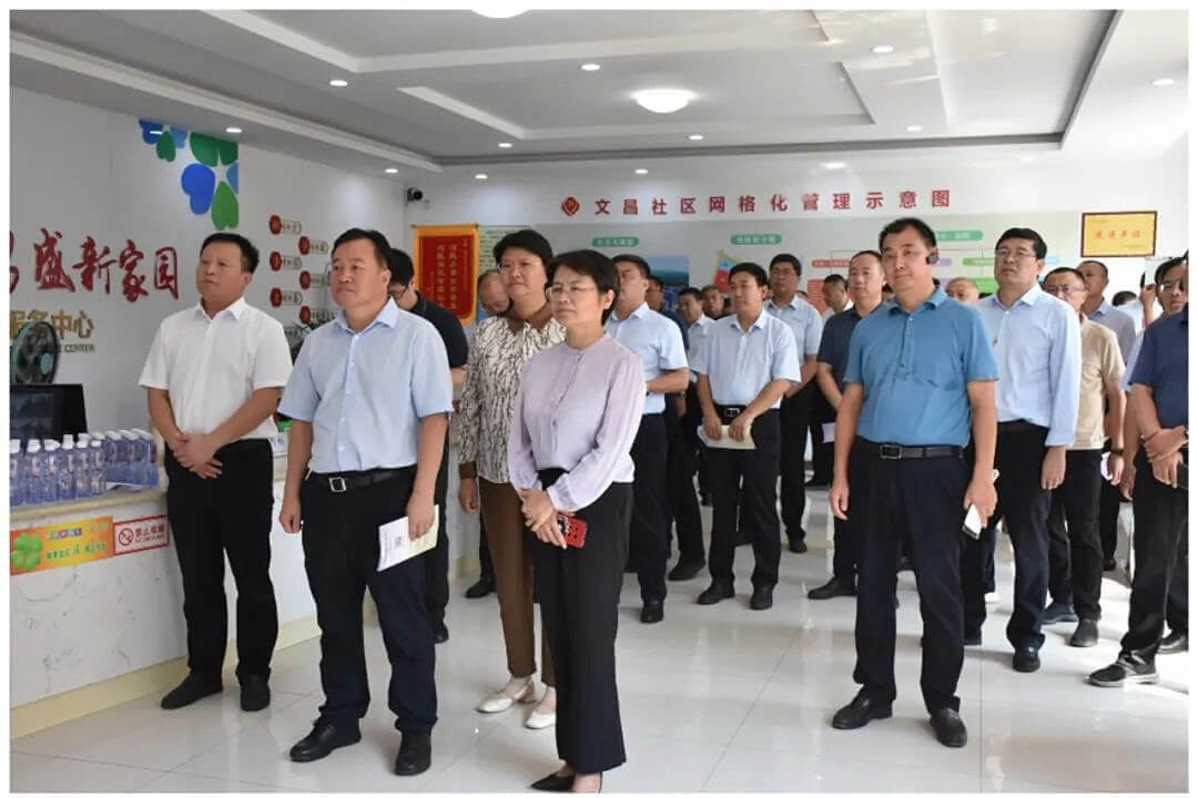 全市物业领域突出问题综合整治现场推进会与会人员到蒙阴街道观摩